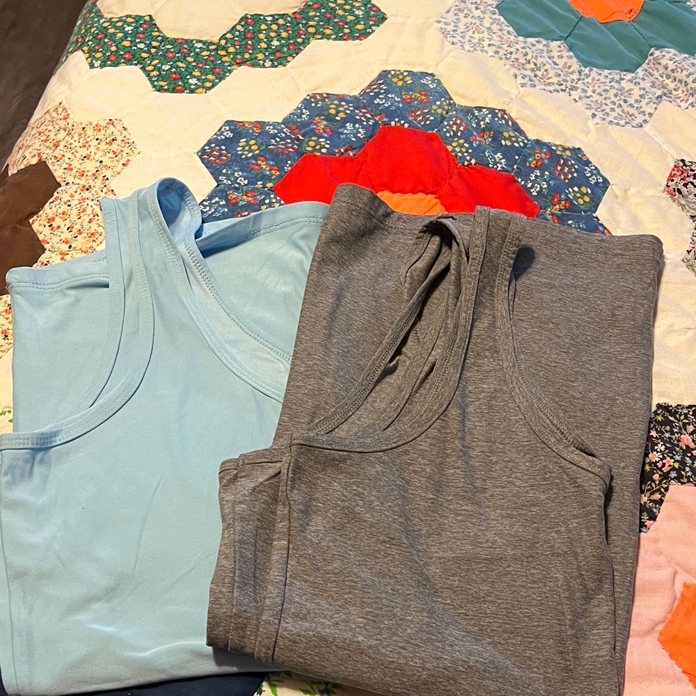 Set of 2 No Boundaries Heather Gray and baby blue tank tops